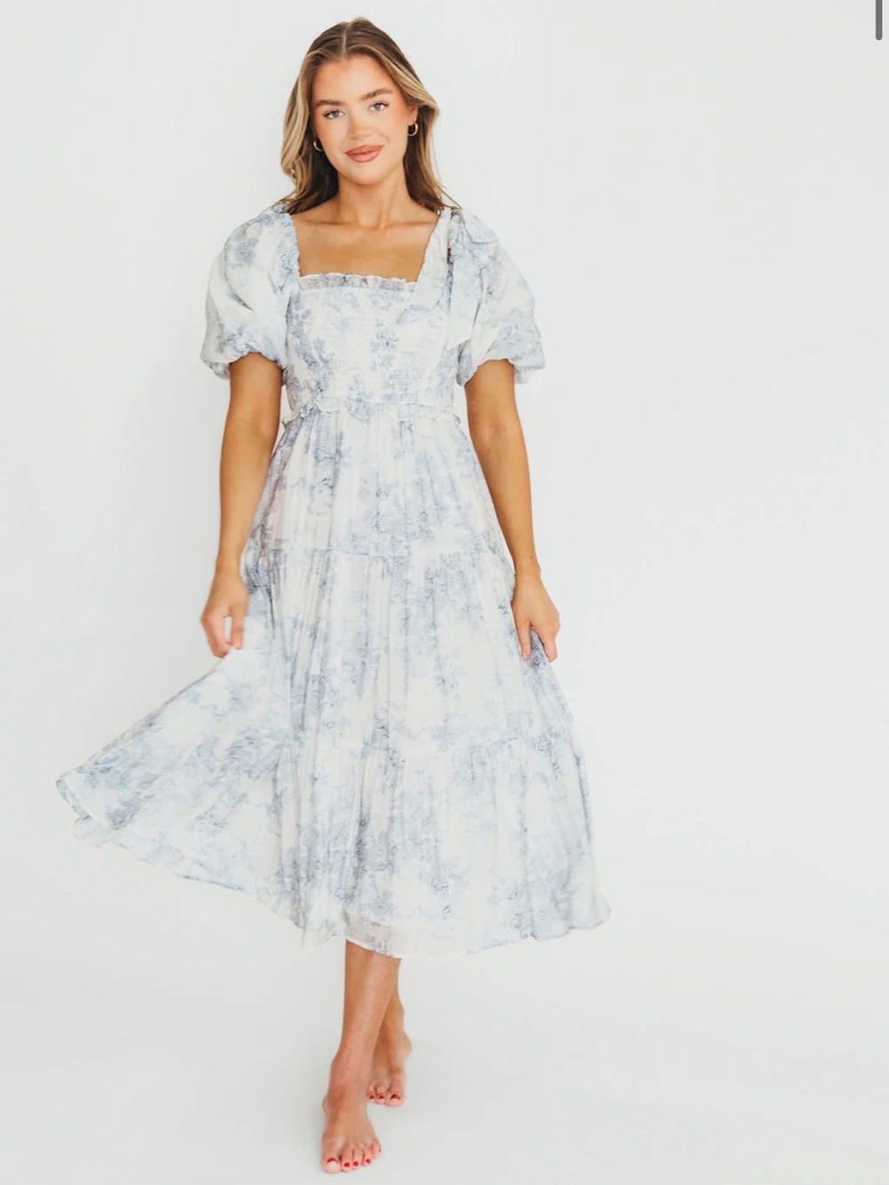 NWT Worth Collective
Elena Blue Floral Smocked Midi Dress